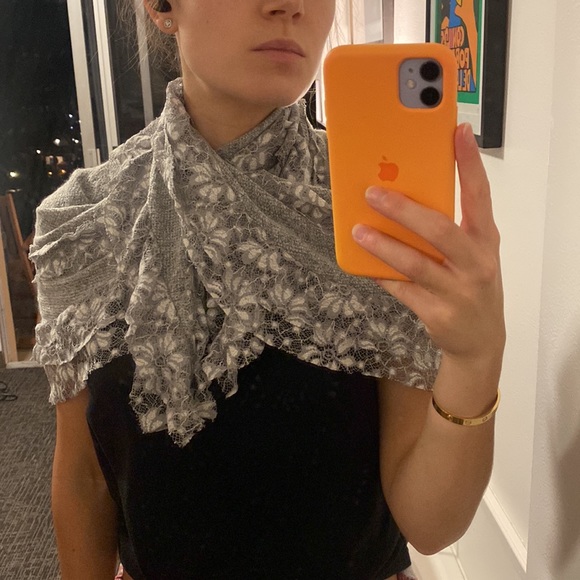 Designer scarf - Picture 4 of 4